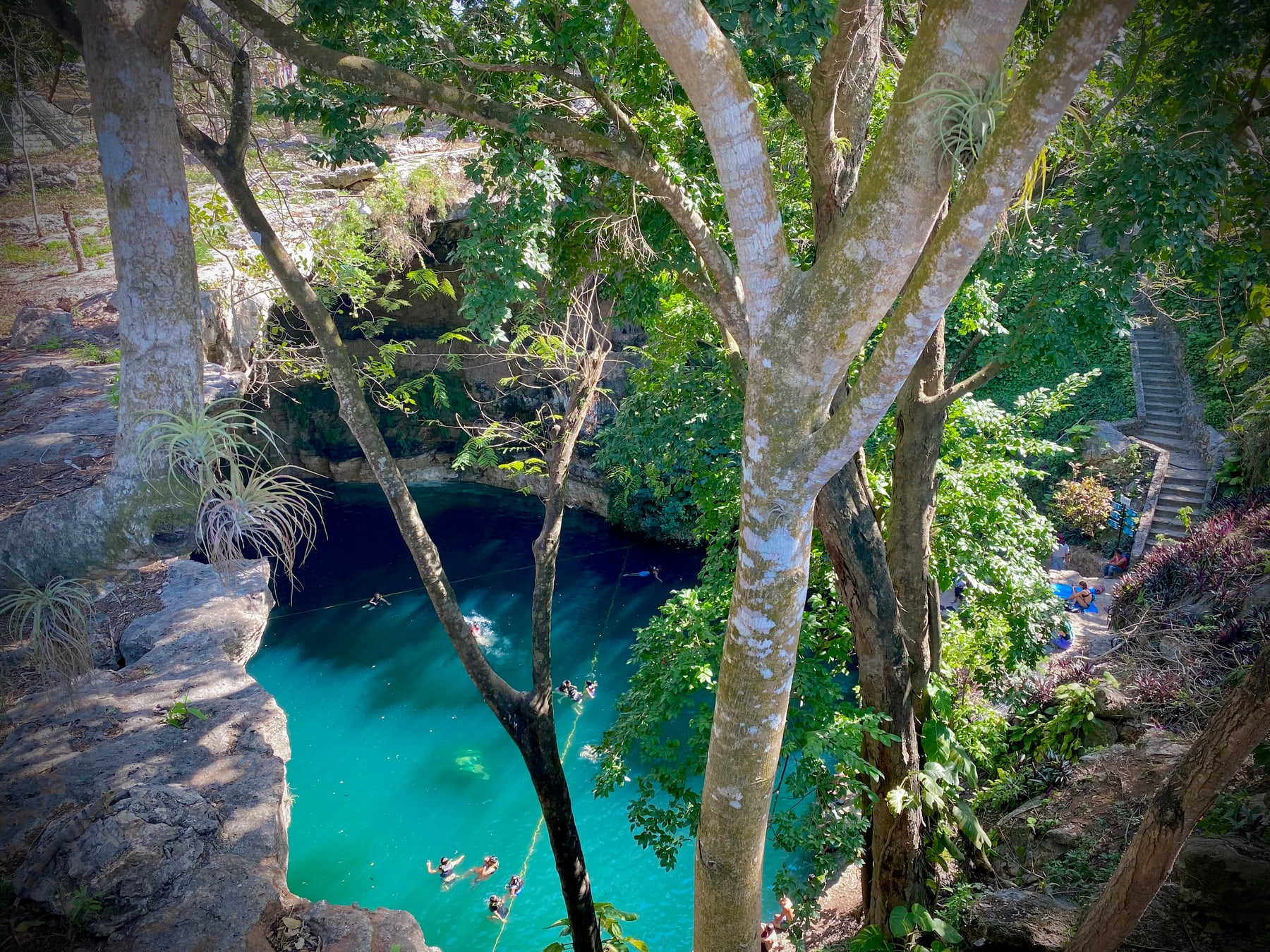 Cenote Zací en el centro de Valladolid, Yucatán